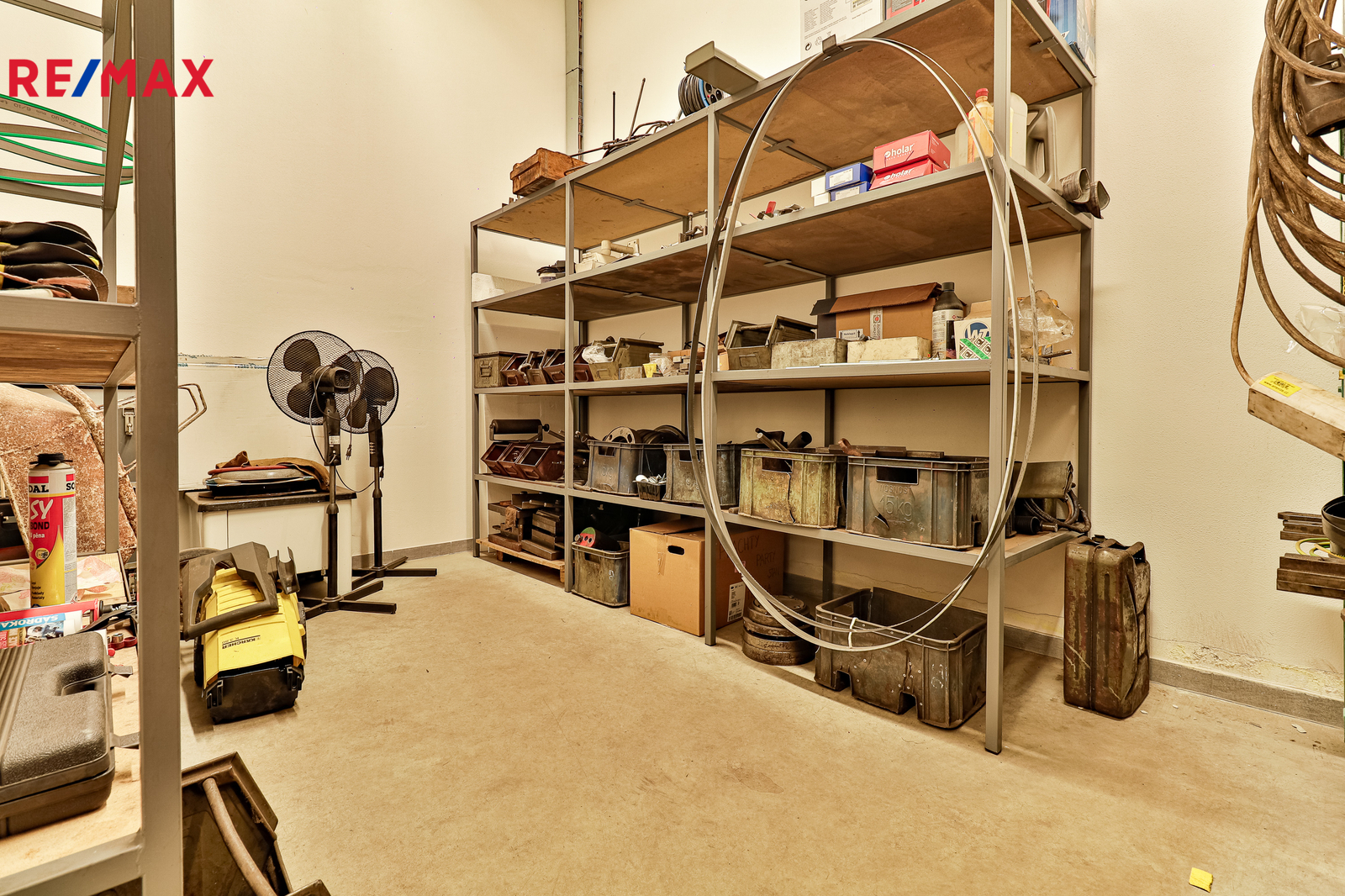 +420 739 604 767 I vaclav.adamcik@re-max.cz I pron