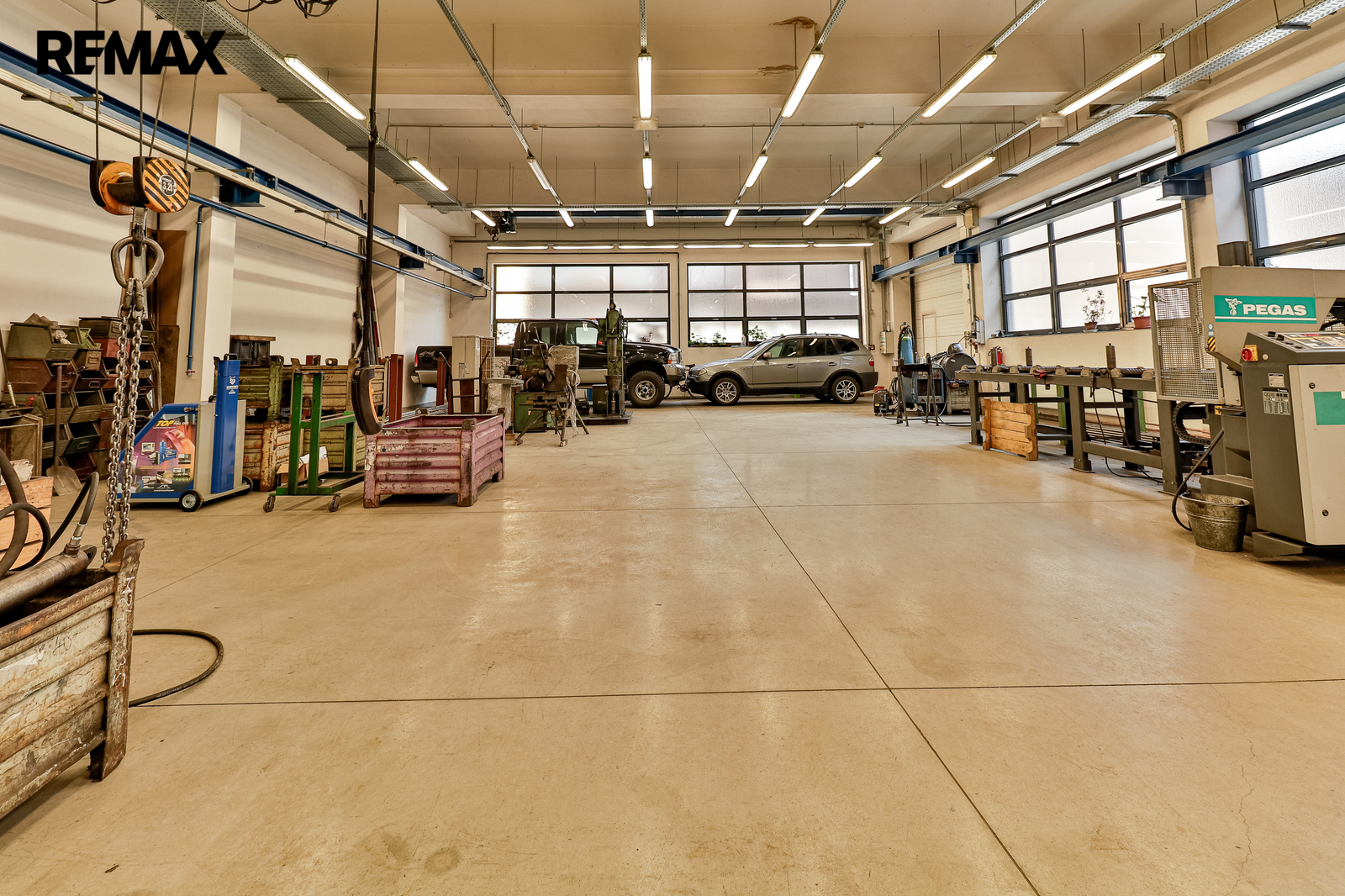 +420 739 604 767 I vaclav.adamcik@re-max.cz I pron