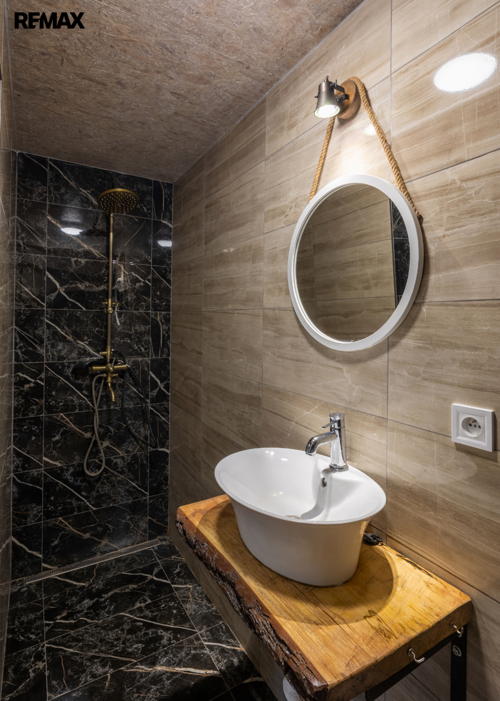 Lucie Krechterová I +420 721 415 122 I lucie.krech