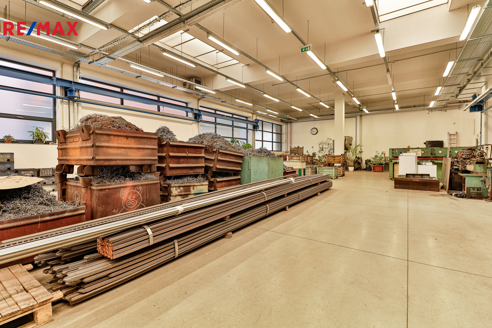 +420 739 604 767 I vaclav.adamcik@re-max.cz I pron