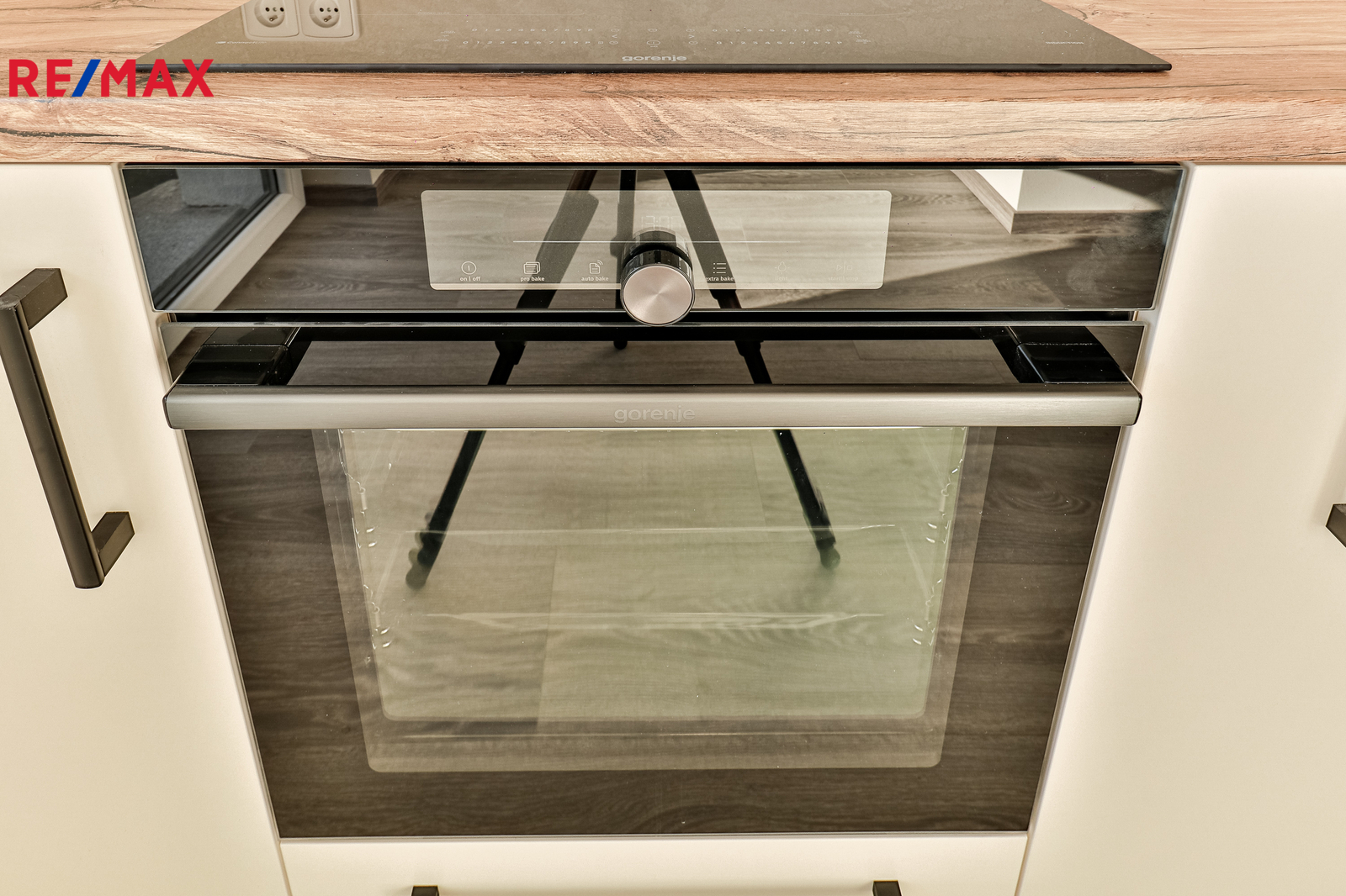 +420 739 604 767 I www.vaclavadamcik.cz I vaclav.adamcik@re-max.cz I pronájem bytu 3+kk Kaňovice