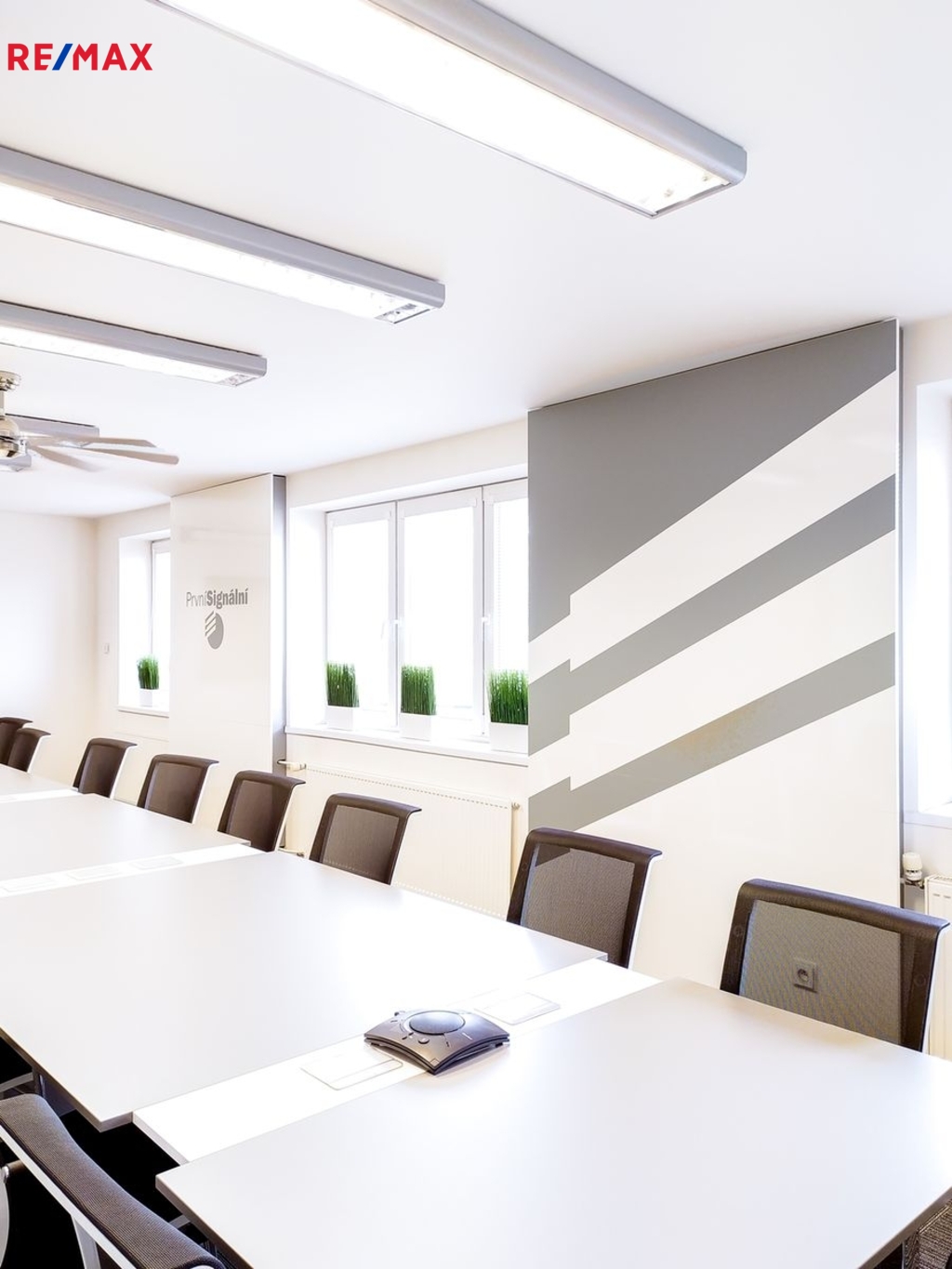 +420 739 604 767 I www.vaclavadamcik.cz I vaclav.a