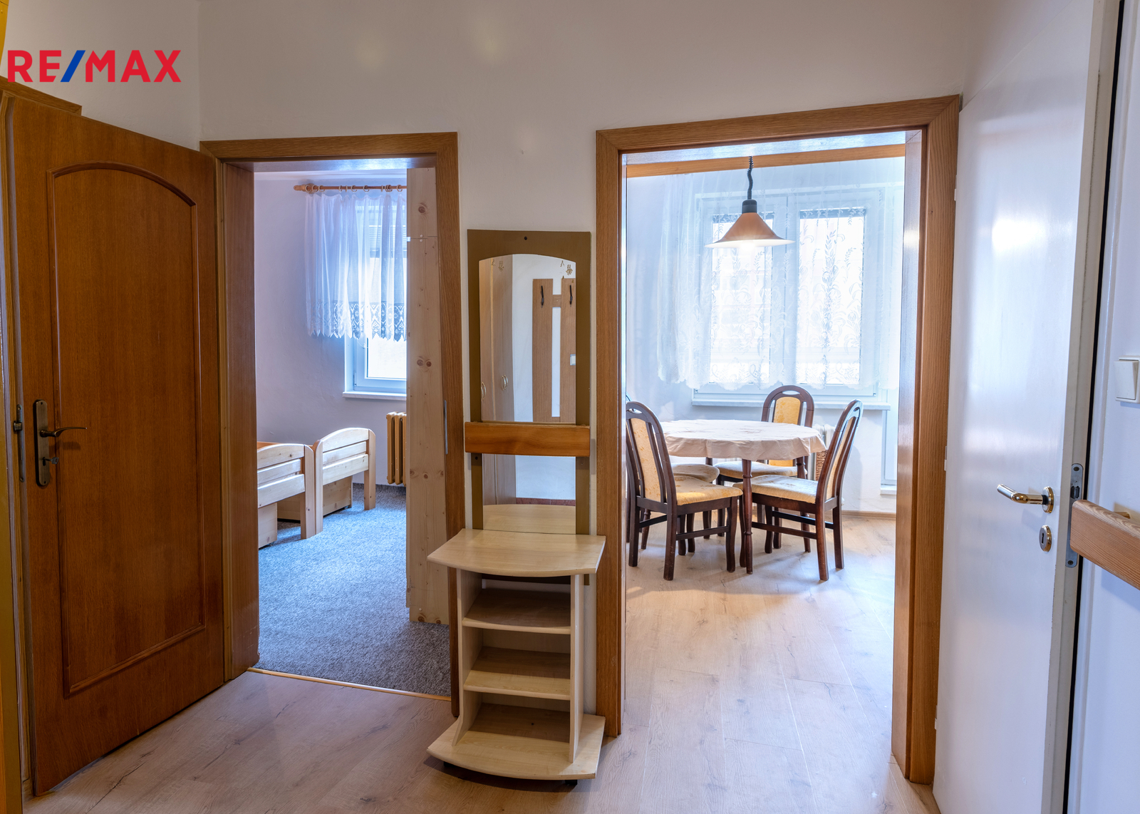 +420 721 415 122 I lucie.krechterová@re-max.cz