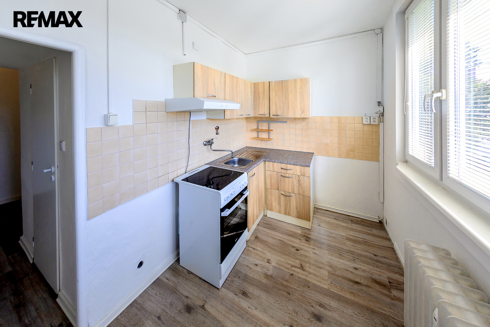 +420 721 415 122 I lucie.krechterova@remax.cz