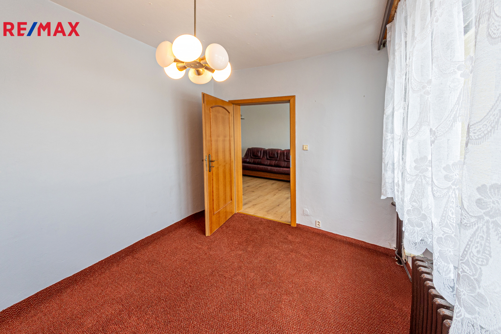 +420 721 415 122 I lucie.krechterová@re-max.cz