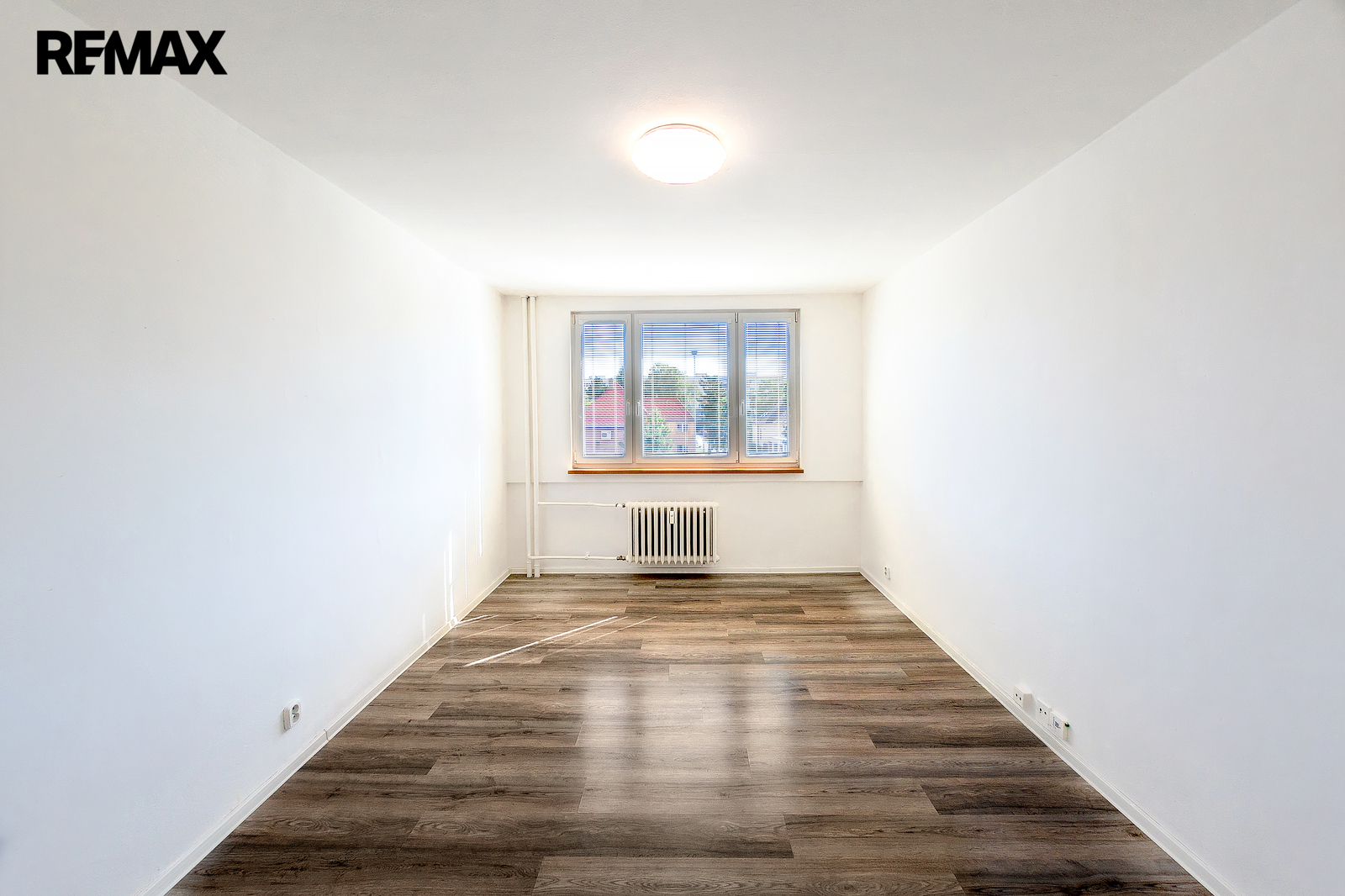 +420 721 415 122 I lucie.krechterova@remax.cz