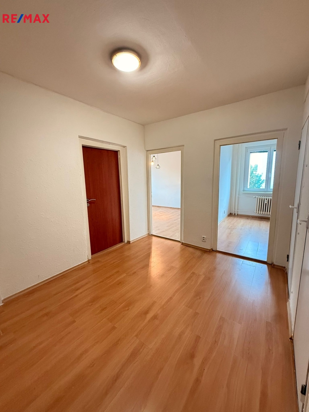 +420 604 191 744 I denisa.myslivcova@re-max.cz