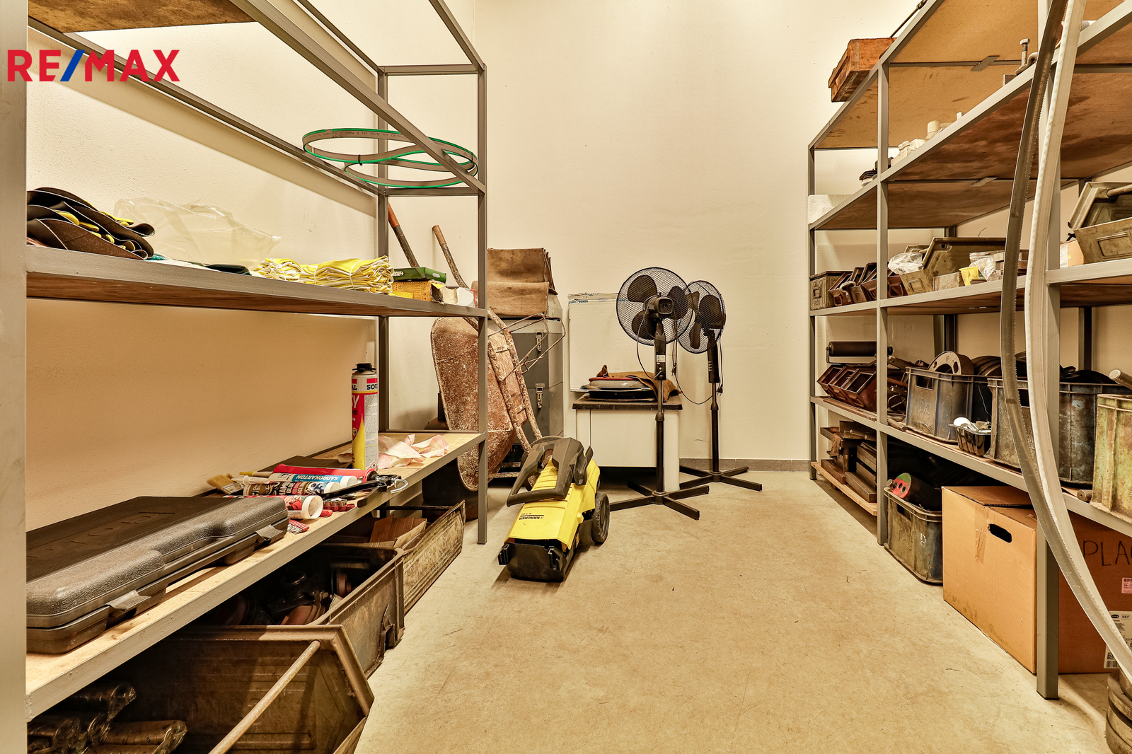 +420 739 604 767 I vaclav.adamcik@re-max.cz I pron