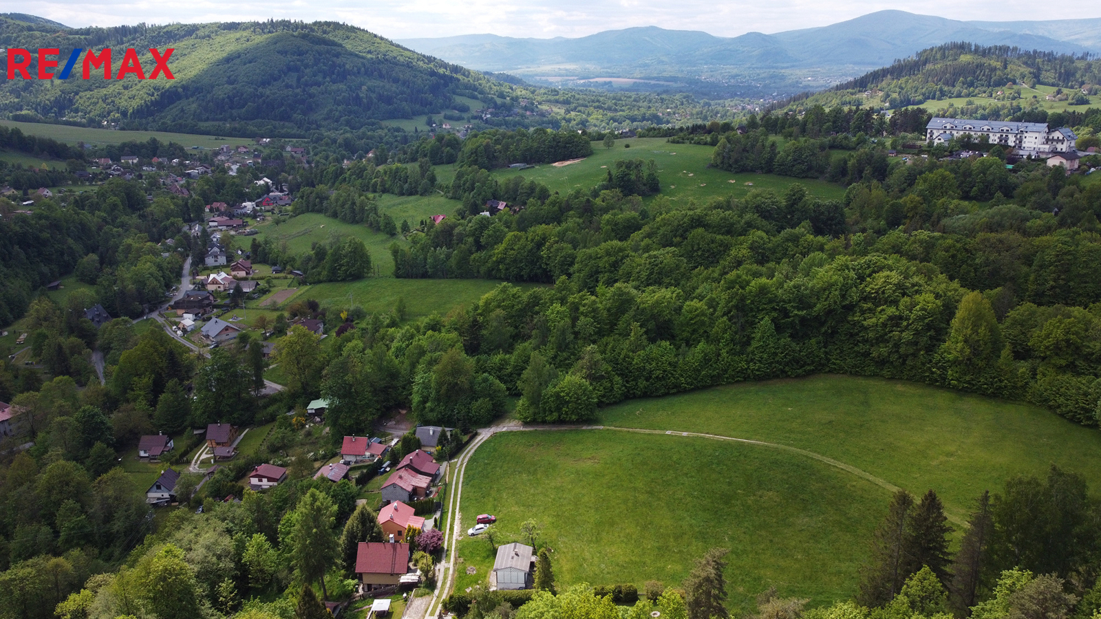 +420 776 335 999, ladislav.urbancik@re-max.cz