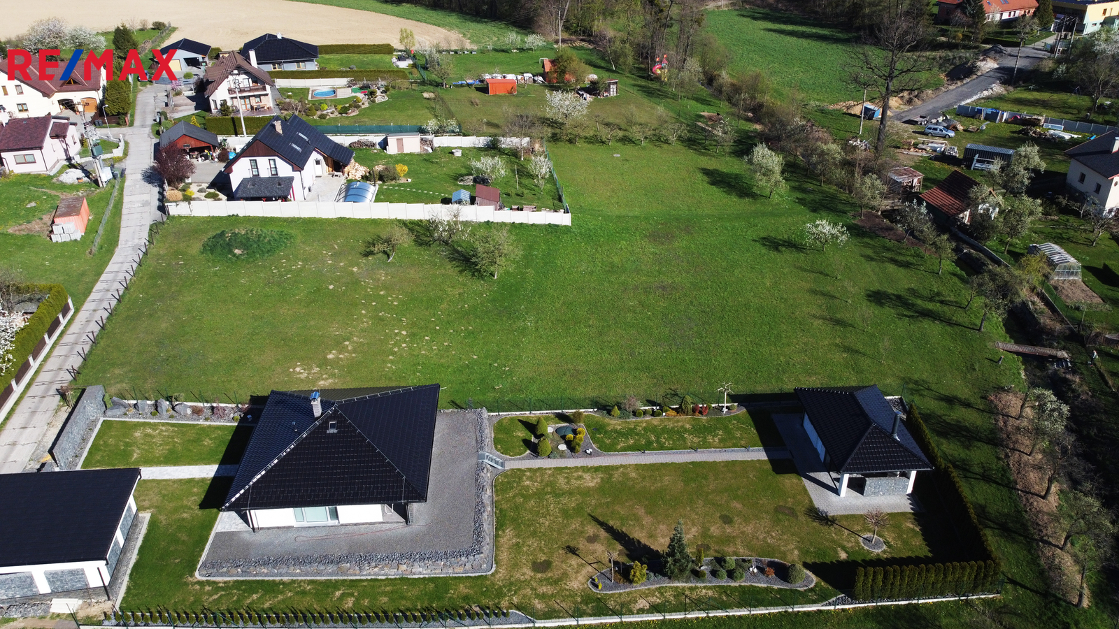 +420 604 191 744 I denisa.myslivcova@re-max.cz