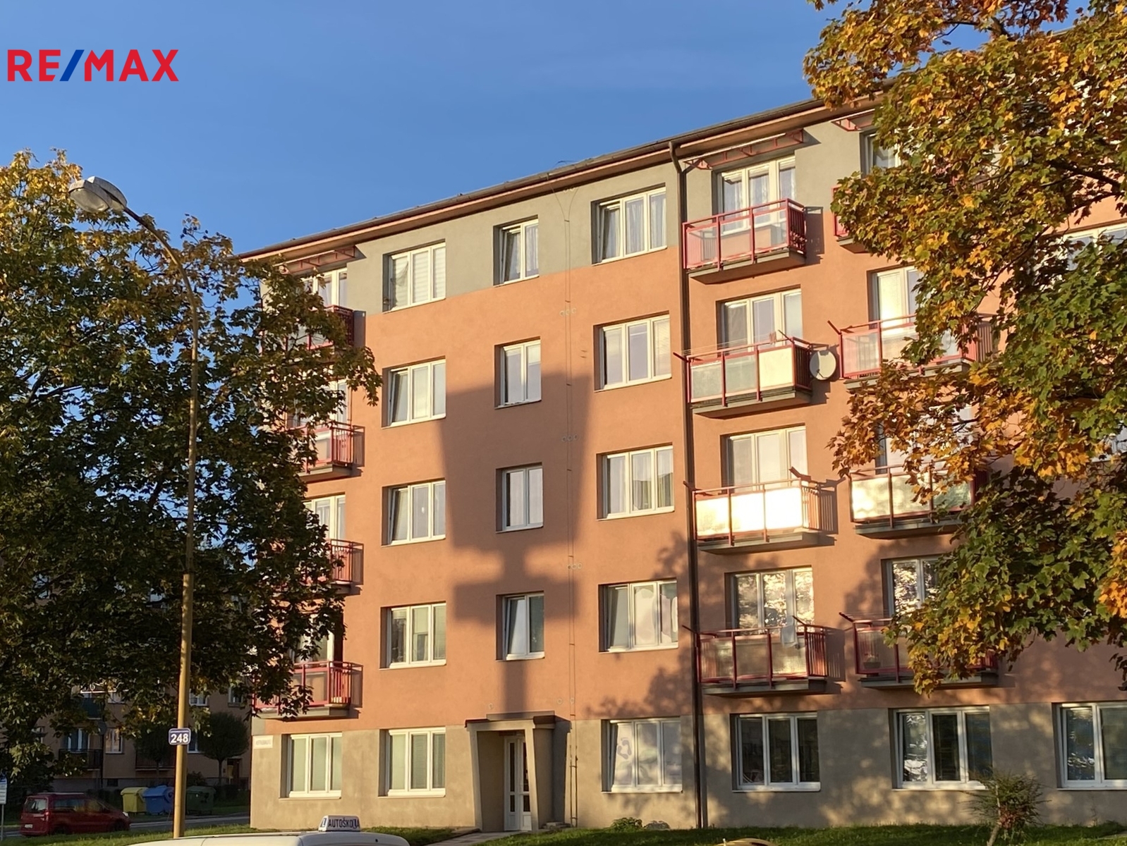 +420 776 335 999, ladislav.urbancik@re-max.cz