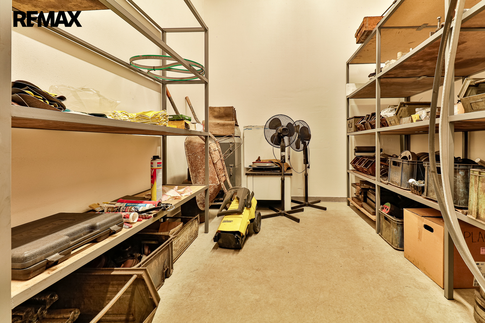 +420 739 604 767 I vaclav.adamcik@re-max.cz I pron