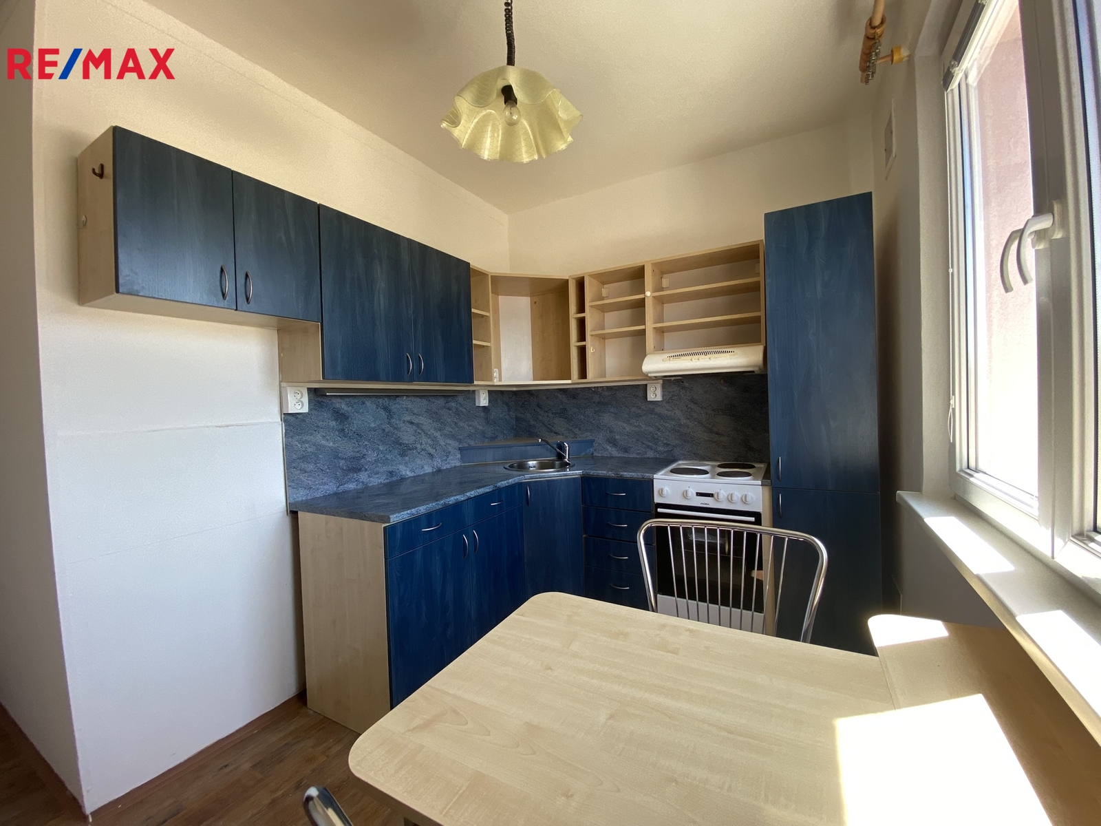 +420 776 335 999, ladislav.urbancik@re-max.cz