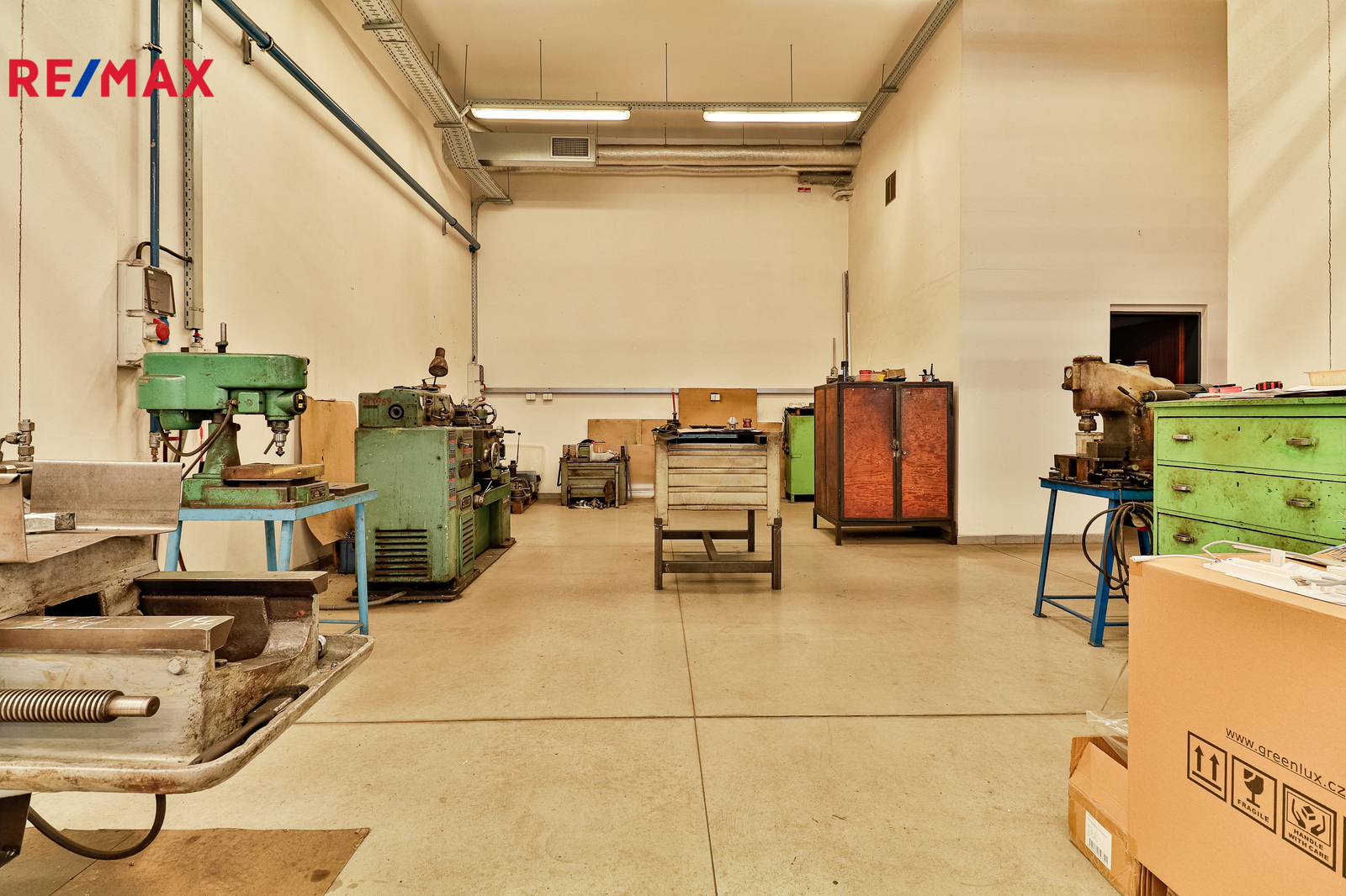 +420 739 604 767 I vaclav.adamcik@re-max.cz I pron