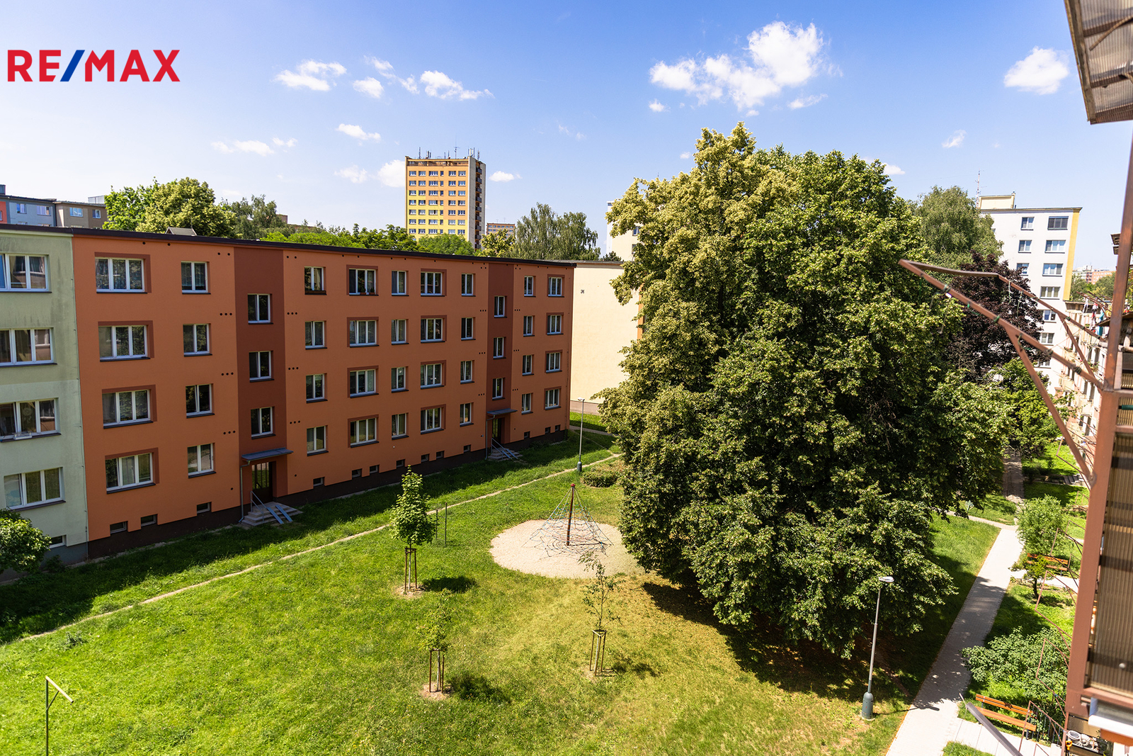 +420 721 415 122 lucie.krechterova@re-max.cz