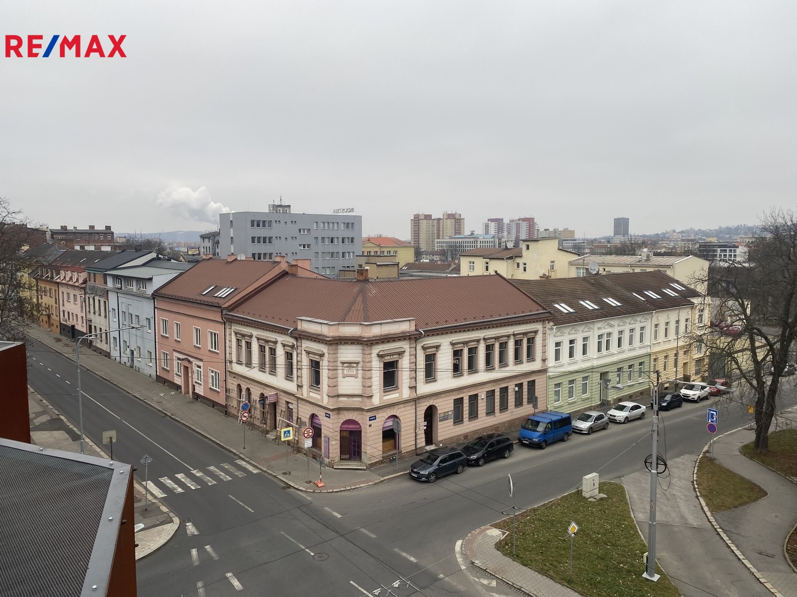 +420 776 335 999, ladislav.urbancik@re-max.cz