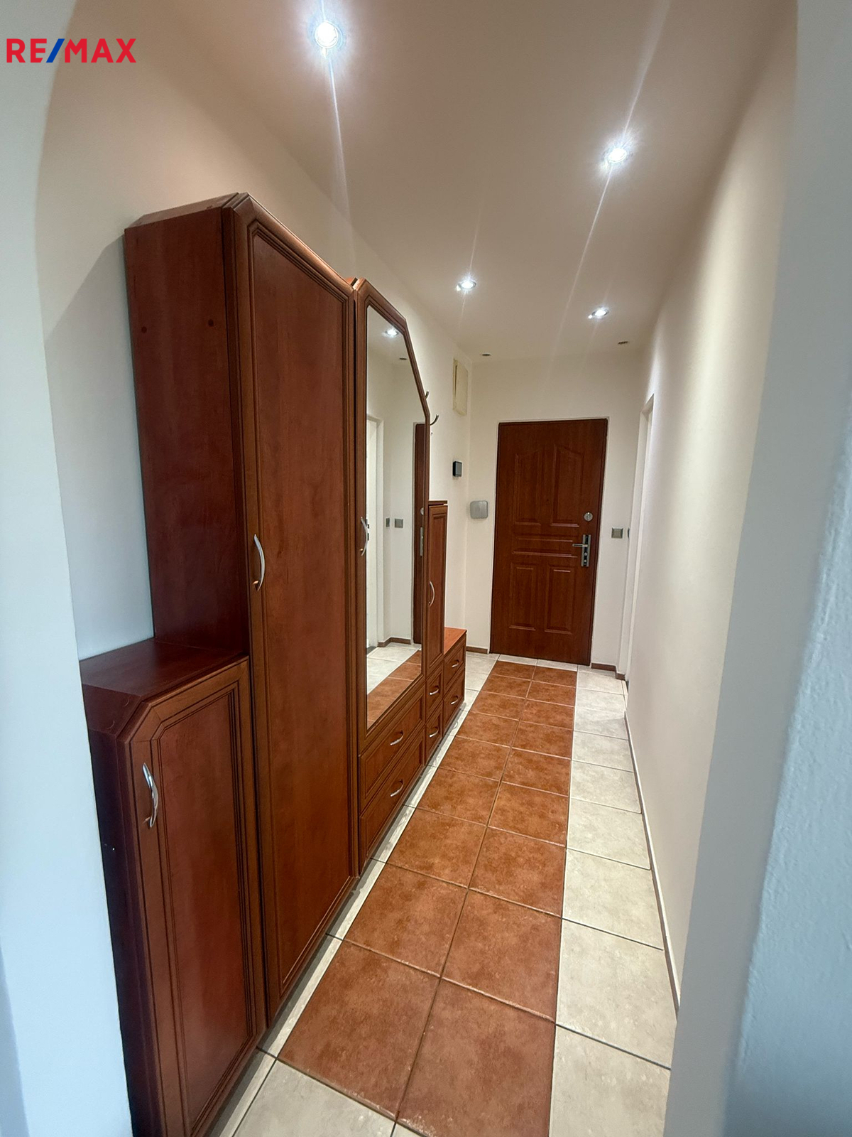 +420 604 191 744 I denisa.myslivcova@re-max.cz