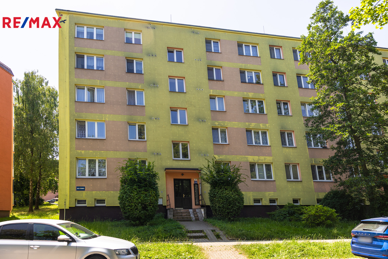 +420 721 415 122 lucie.krechterova@re-max.cz