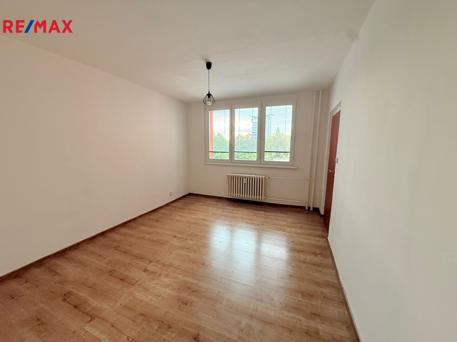 +420 604 191 744 I denisa.myslivcova@re-max.cz