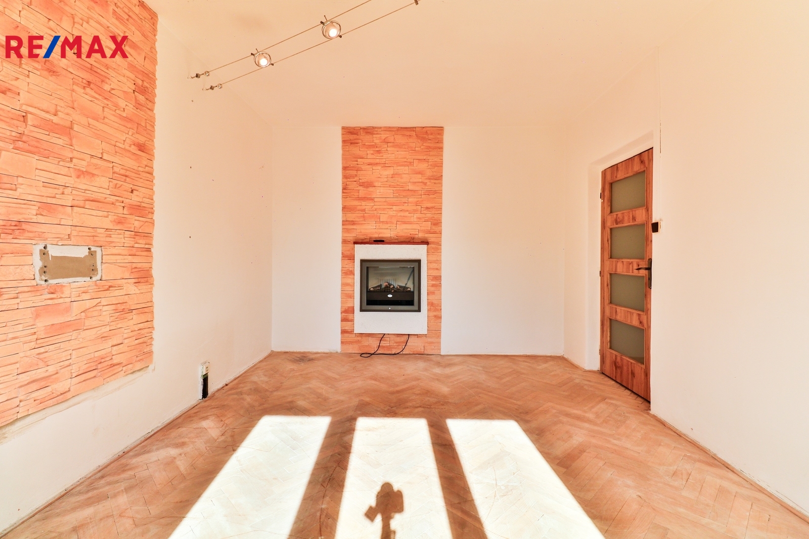  739 604 767 I www.vaclavadamcik.cz I vaclav.adamc