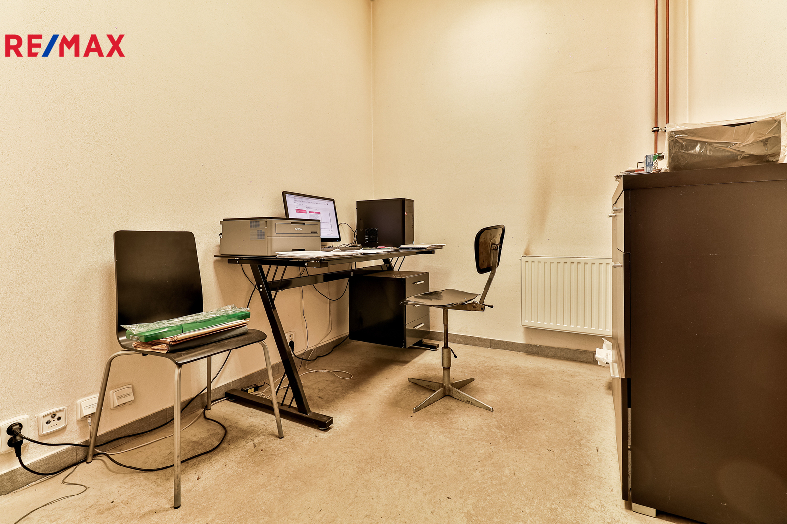 +420 739 604 767 I vaclav.adamcik@re-max.cz I pron