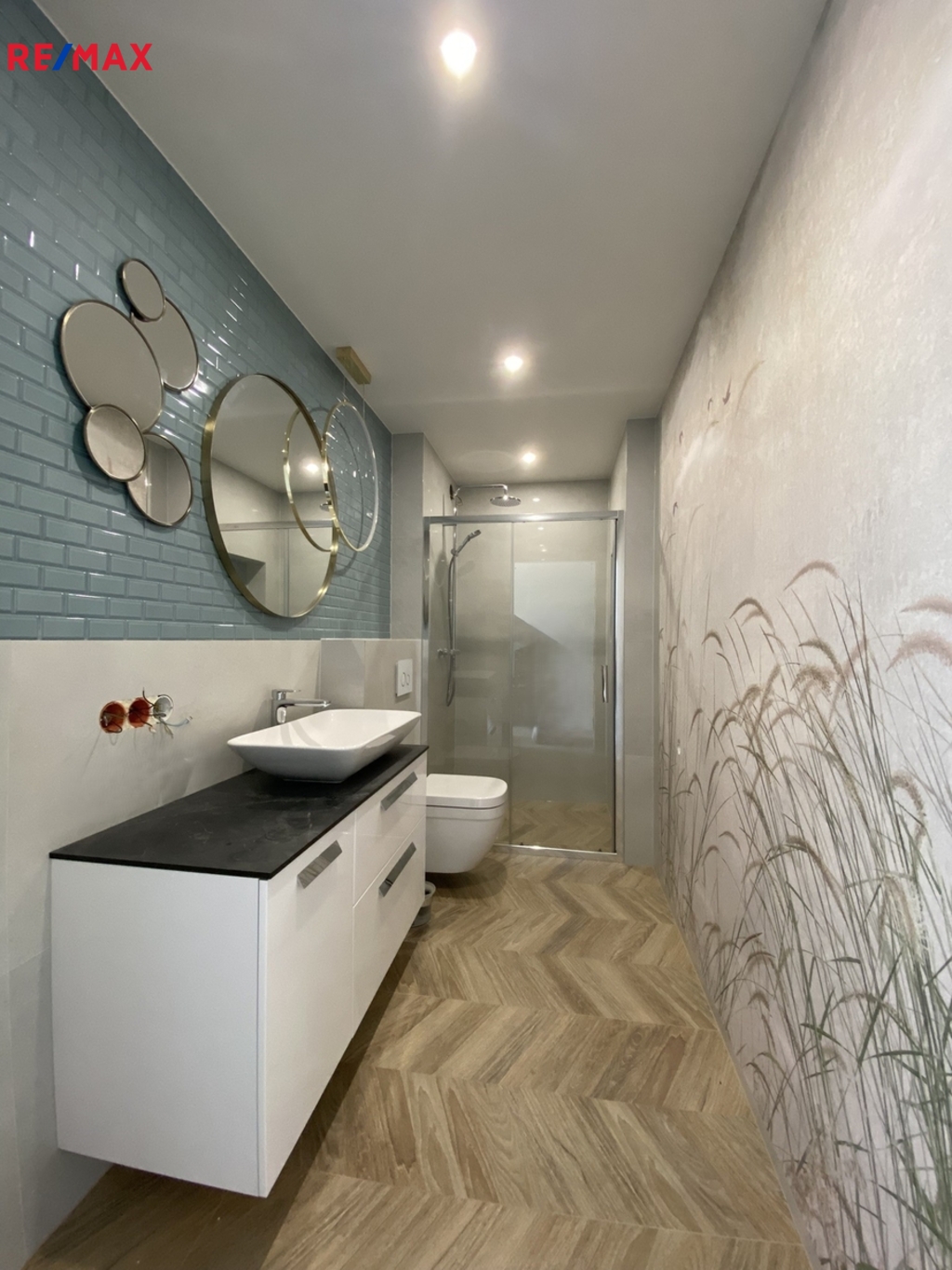 +420 776 335 999, ladislav.urbancik@re-max.cz