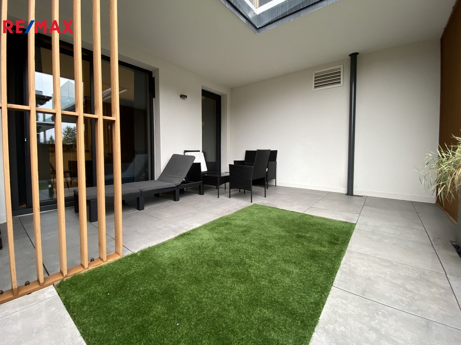 +420 776 335 999, ladislav.urbancik@re-max.cz