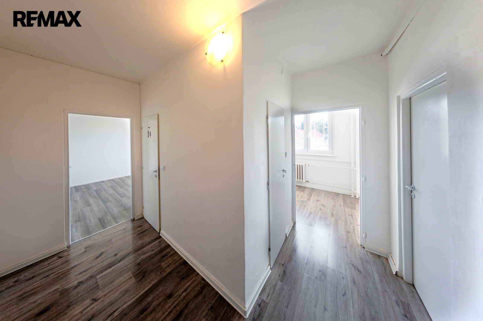 +420 721 415 122 I lucie.krechterova@remax.cz