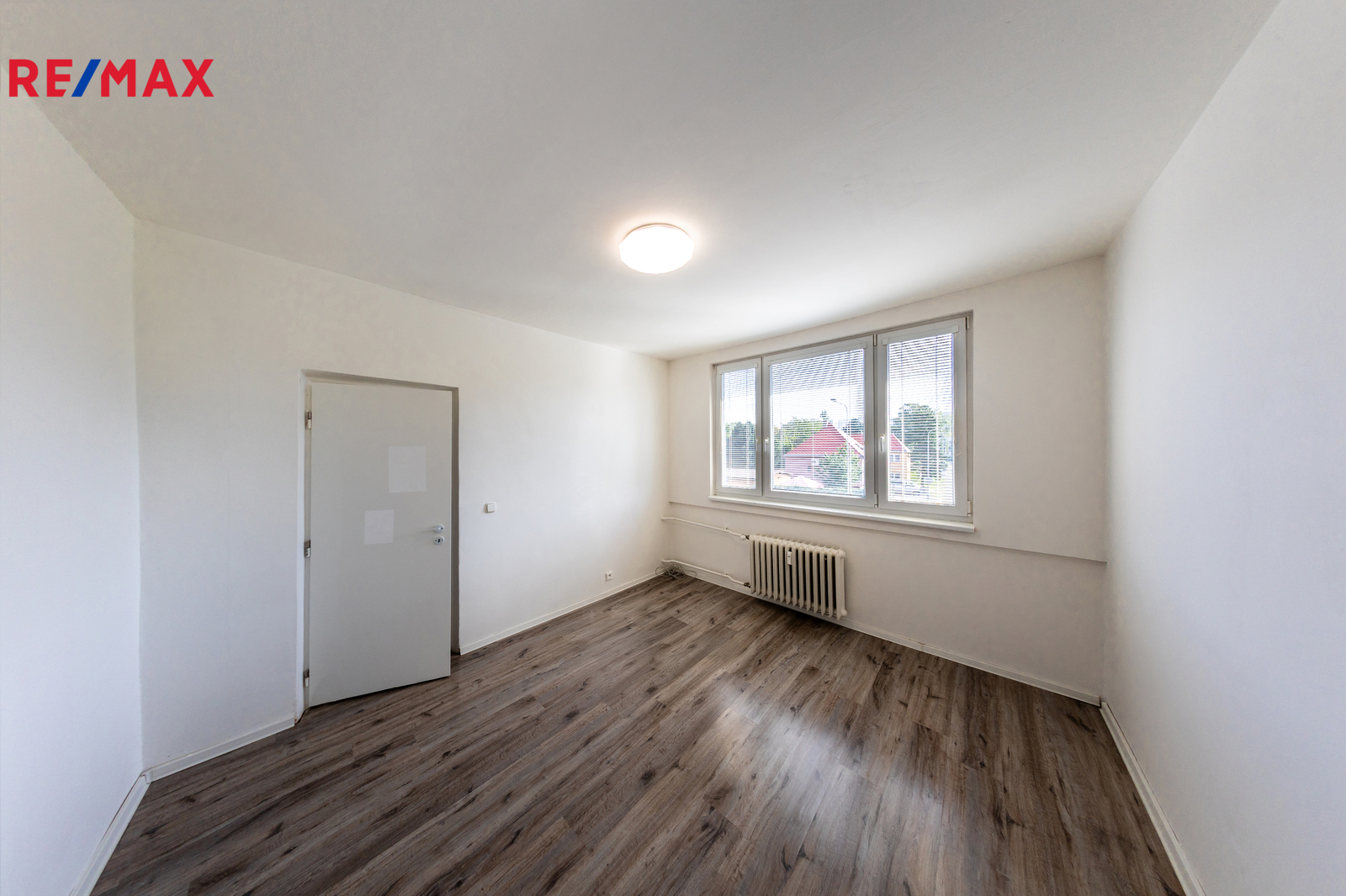+420 721 415 122 I lucie.krechterova@remax-czech.c