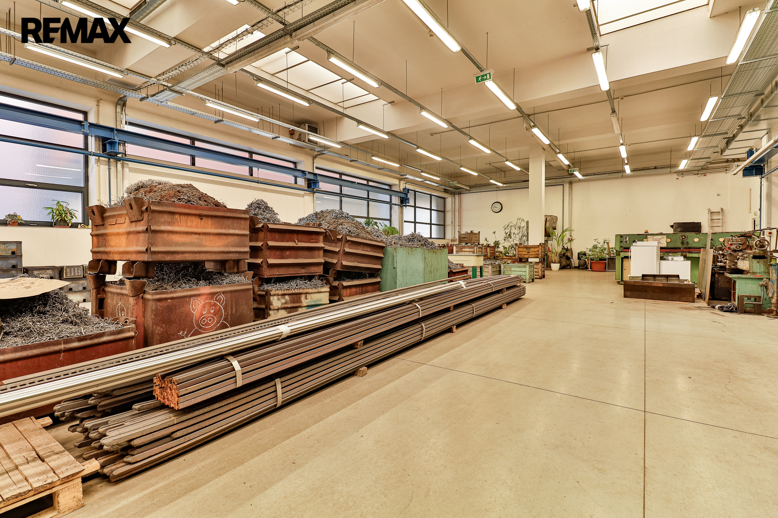 +420 739 604 767 I vaclav.adamcik@re-max.cz I pron