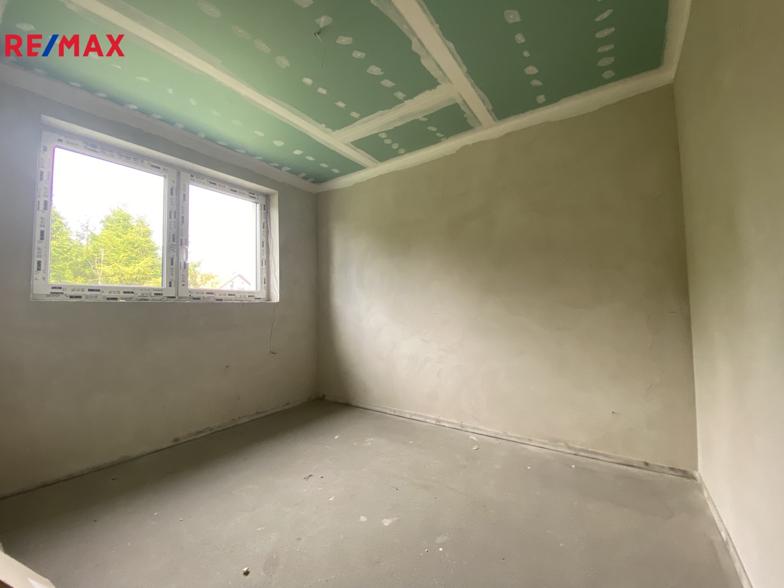 +420 776 335 999, ladislav.urbancik@re-max.cz