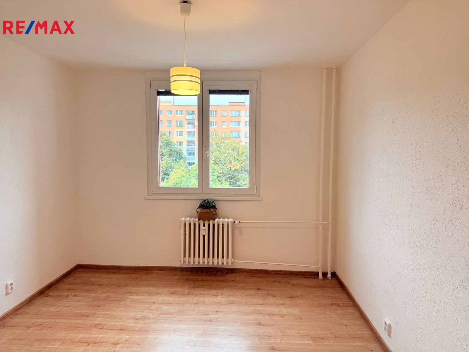 +420 604 191 744 I denisa.myslivcova@re-max.cz