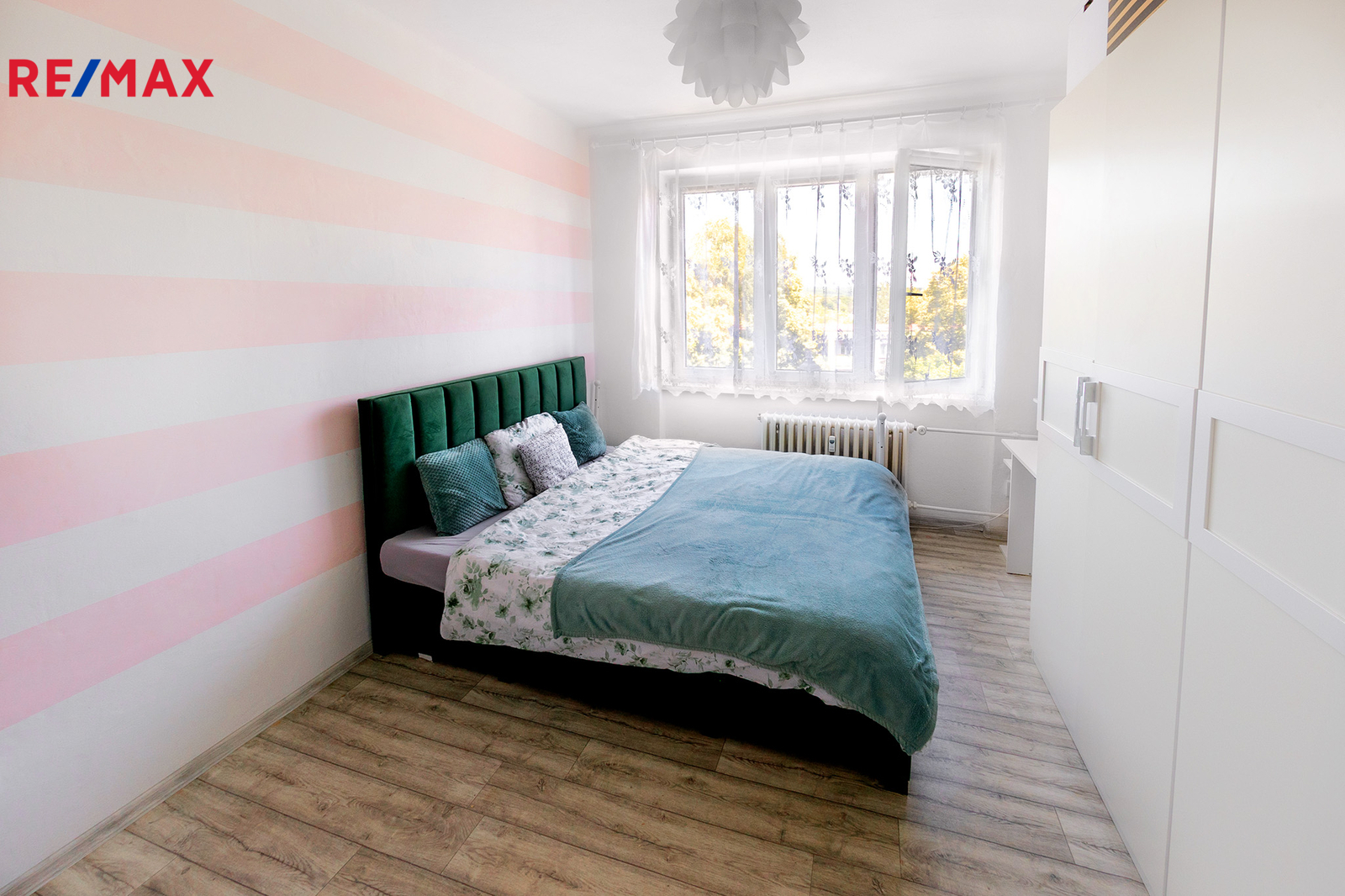 +420 721 415 122 lucie.krechterova@re-max.cz