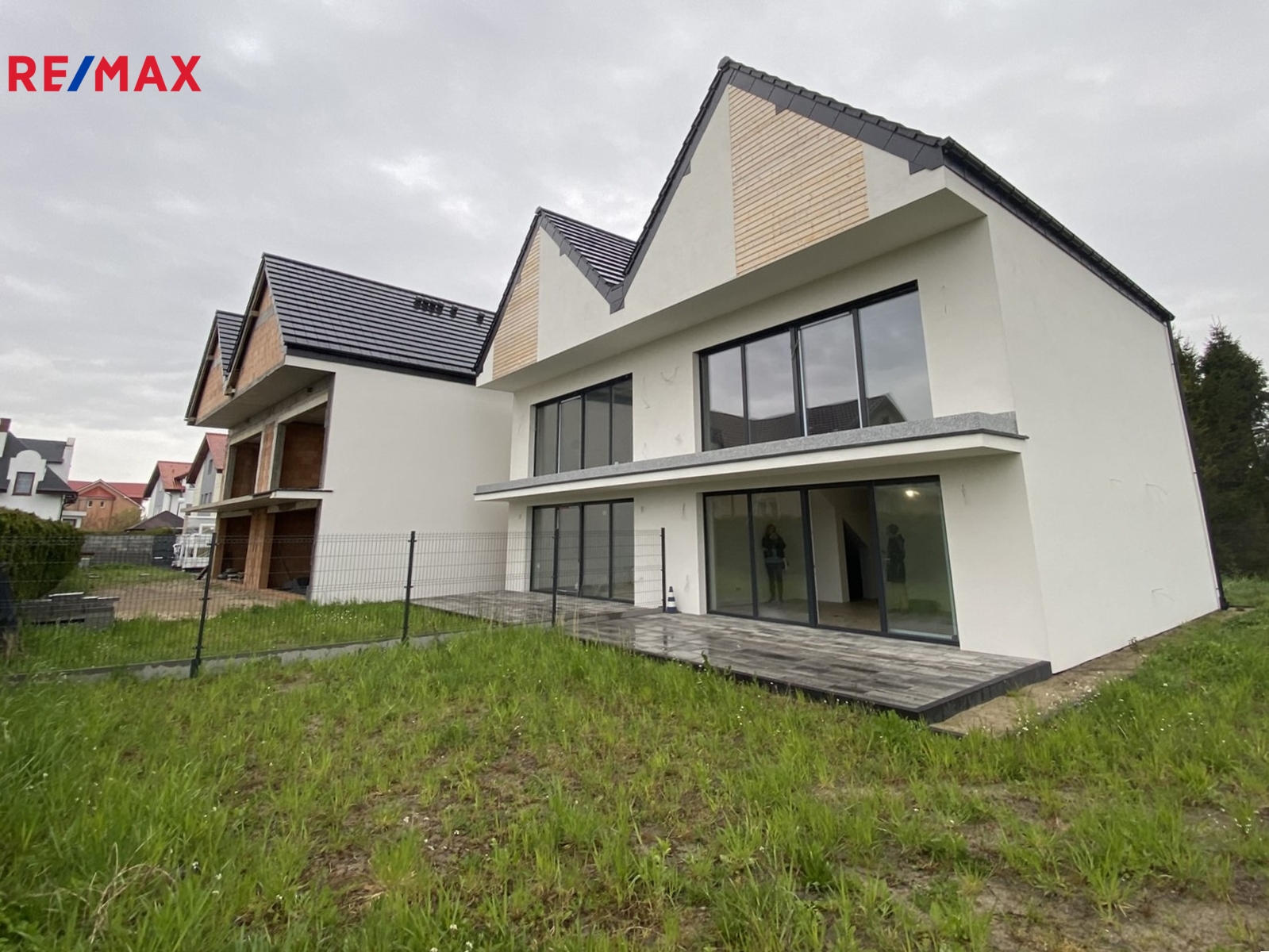+420 776 335 999, ladislav.urbancik@re-max.cz