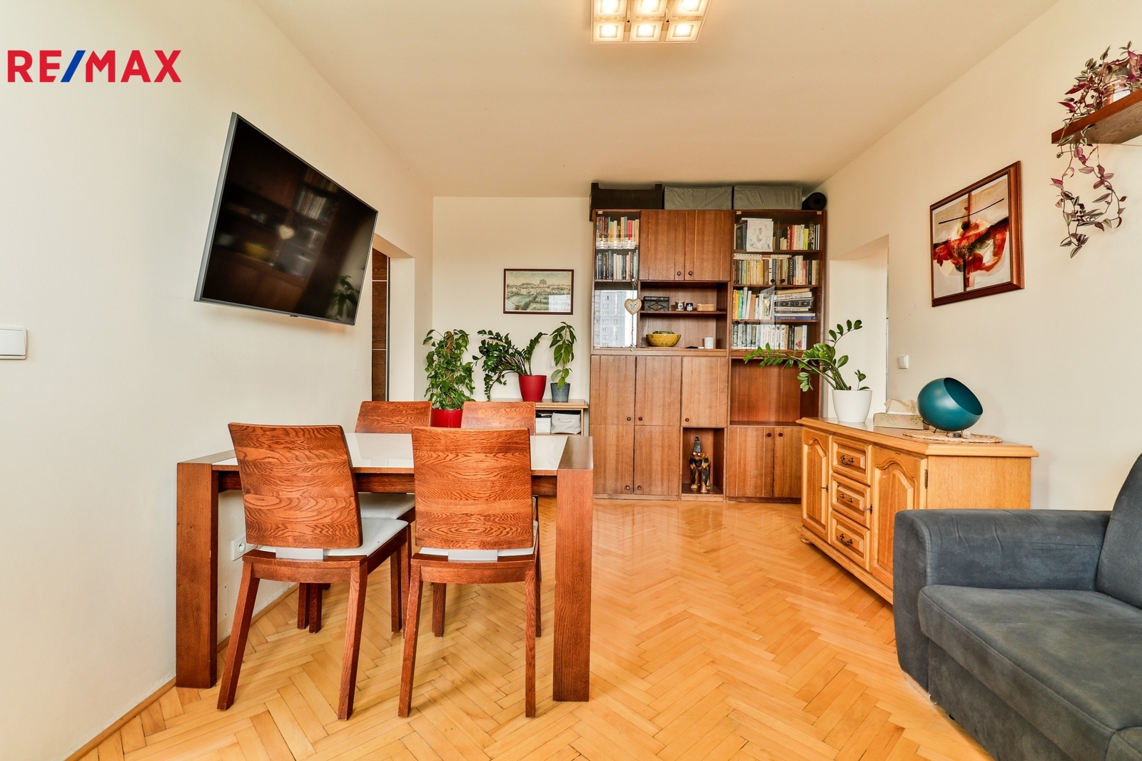 +420 739 604 767 I www.vaclavadamcik.cz I vaclav.a