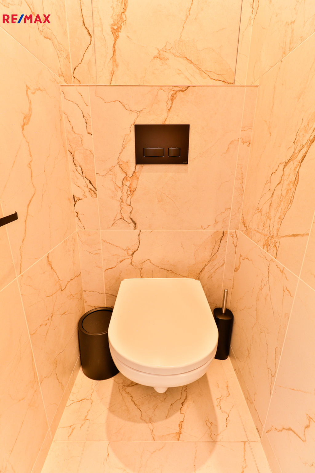 +420 739 604 767 I www.vaclavadamcik.cz I vaclav.a