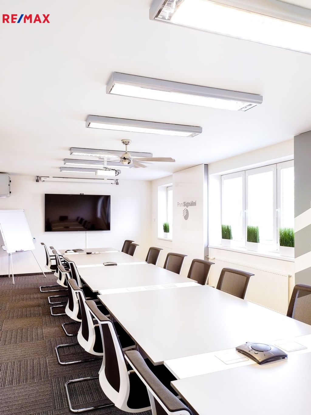 +420 739 604 767 I www.vaclavadamcik.cz I vaclav.a