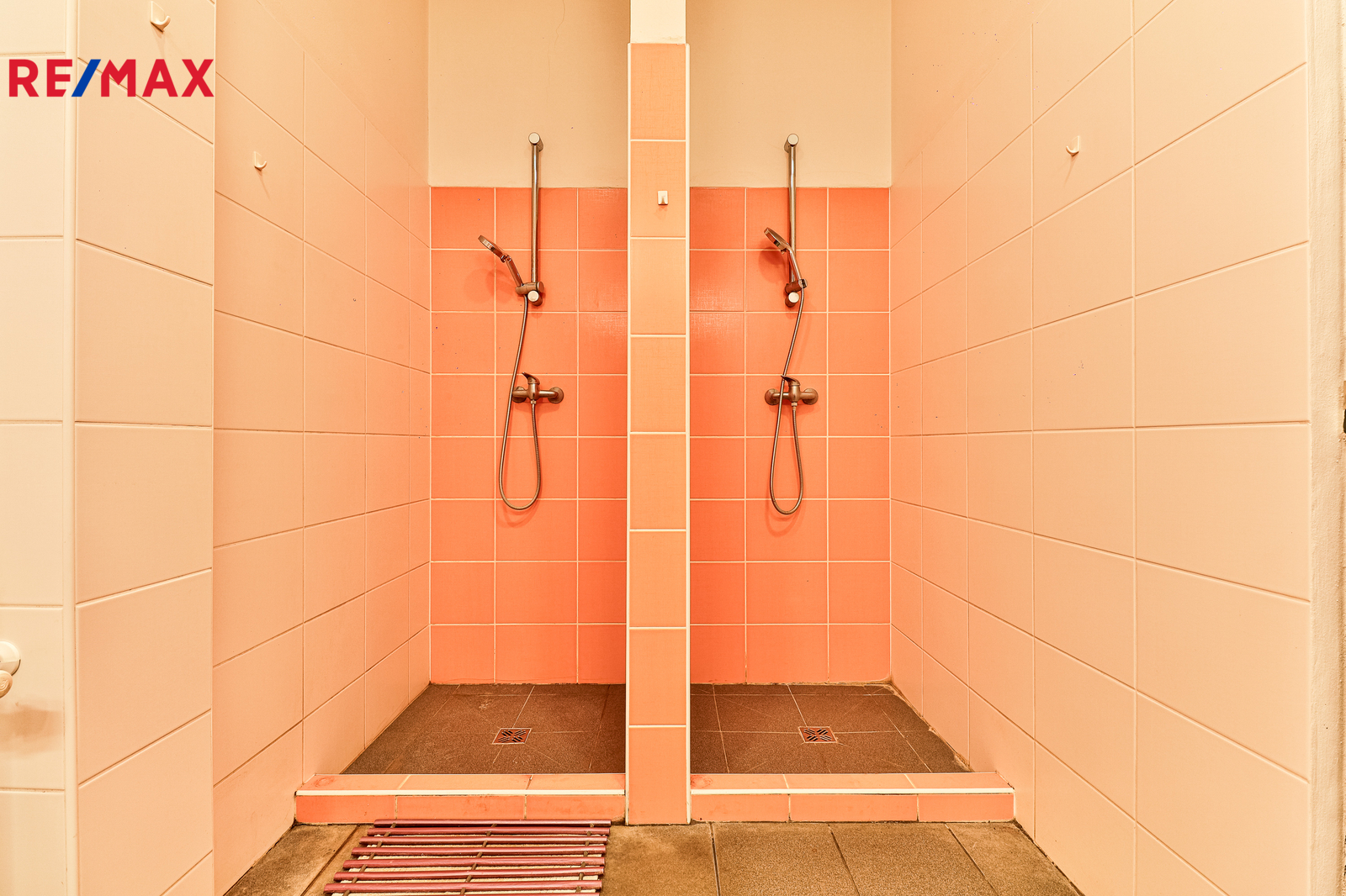 +420 739 604 767 I vaclav.adamcik@re-max.cz I pron