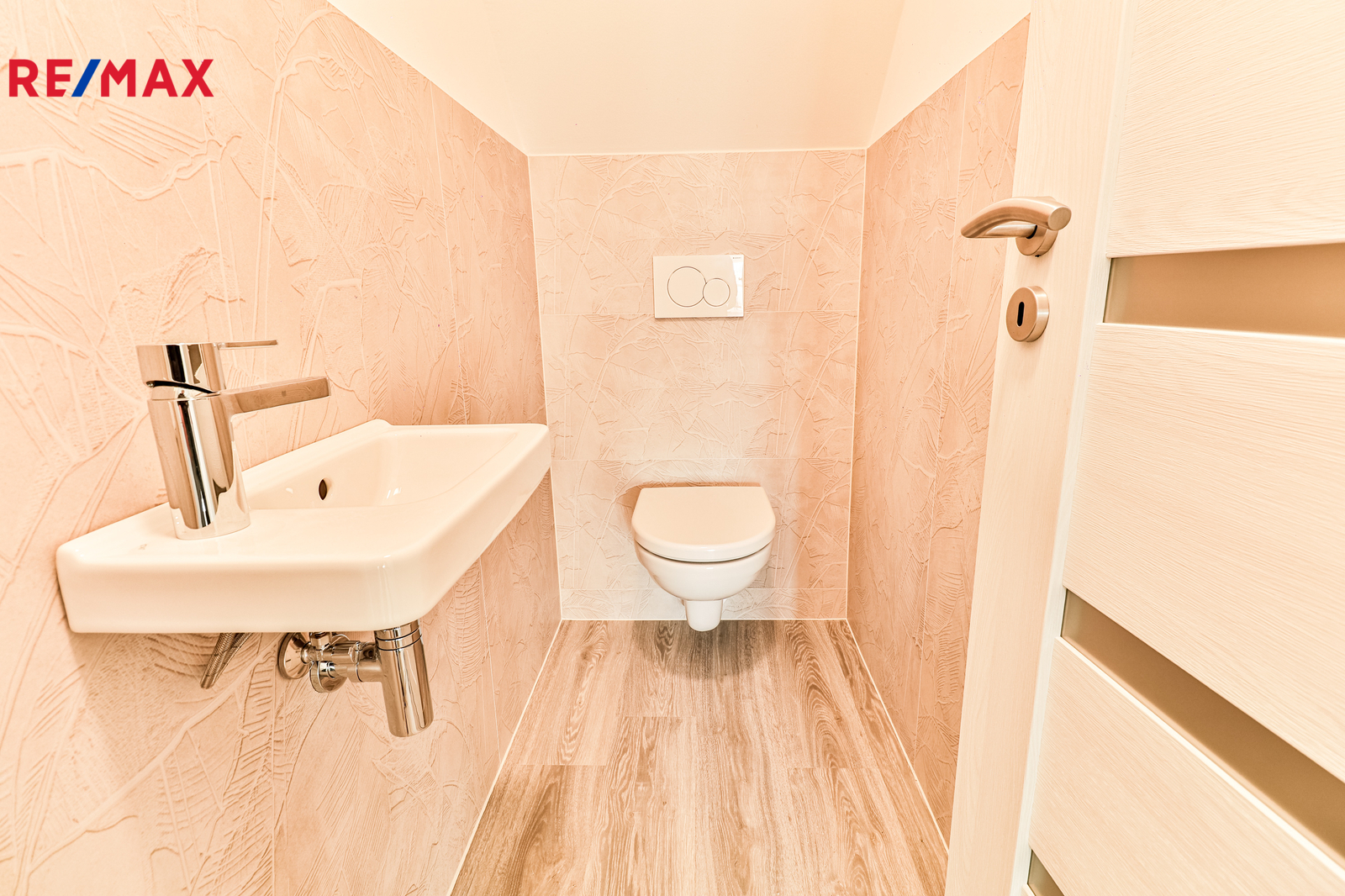 +420 739 604 767 I www.vaclavadamcik.cz I vaclav.adamcik@re-max.cz I pronájem bytu 3+kk Kaňovice