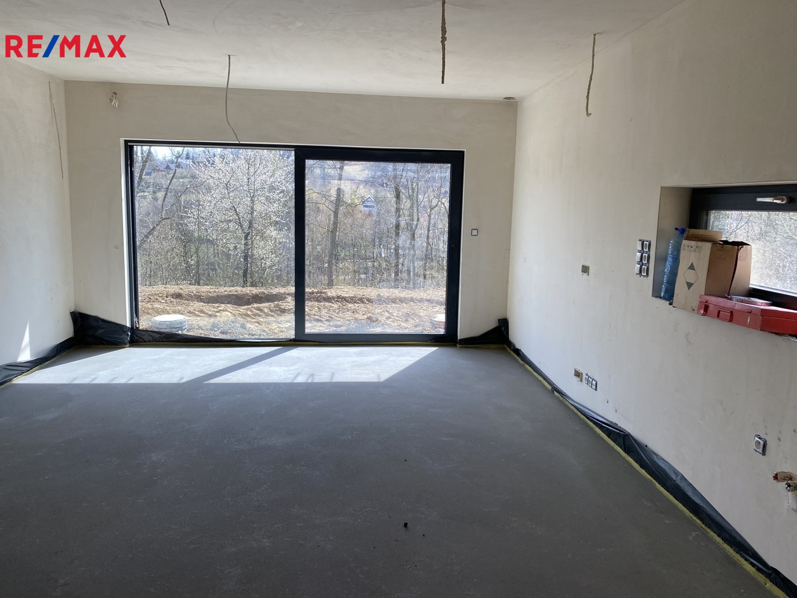 +420 776 335 999, ladislav.urbancik@re-max.cz