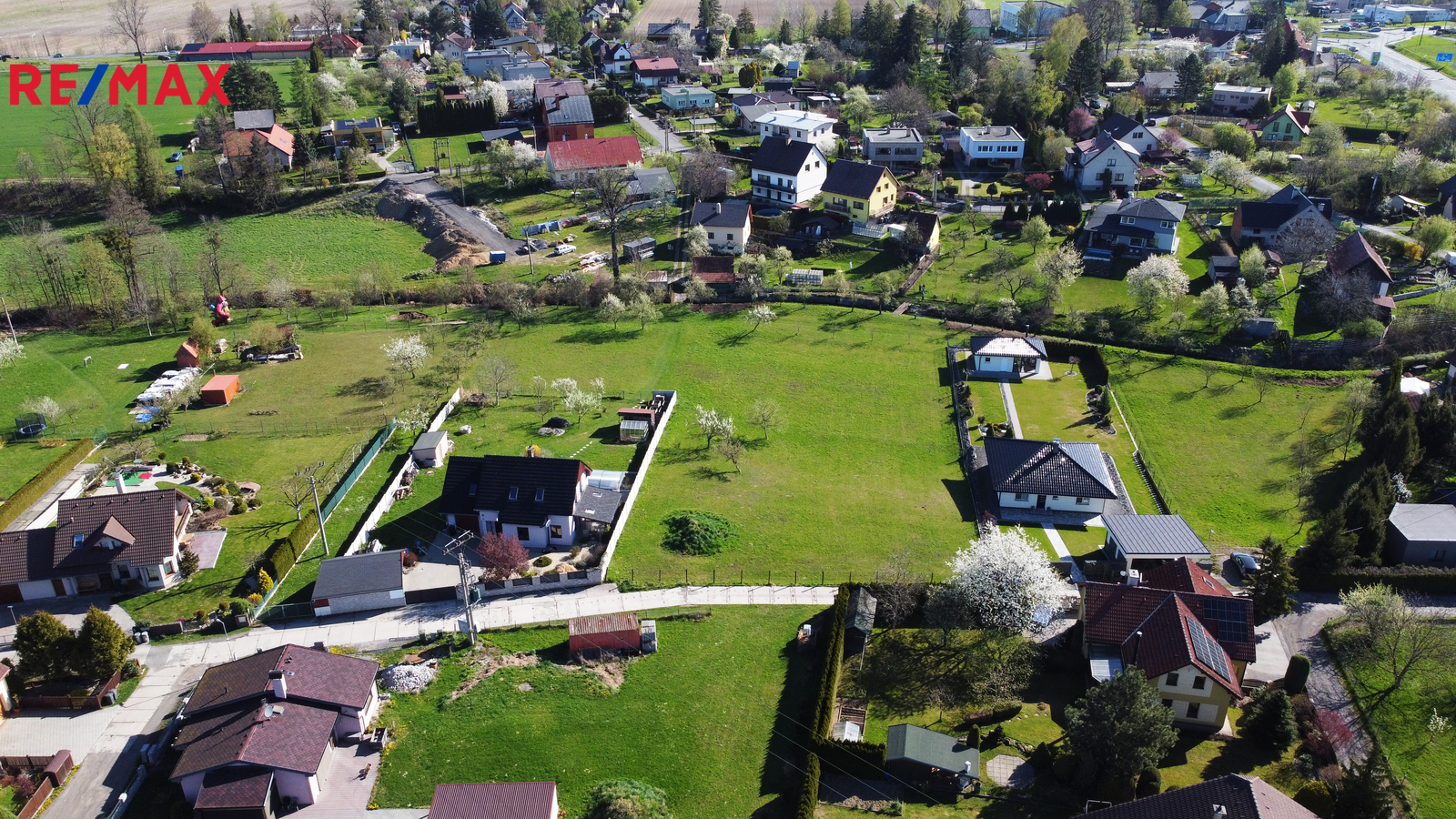 +420 604 191 744 I denisa.myslivcova@re-max.cz