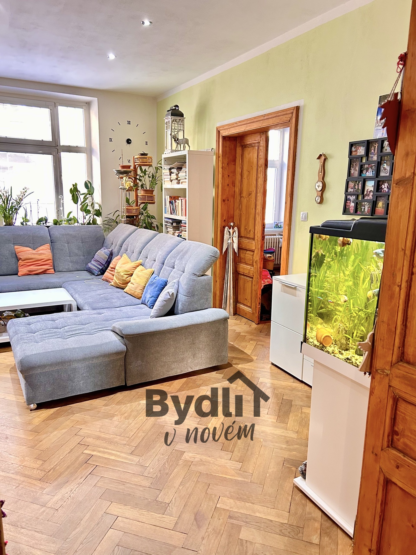 78E09EB8-ADAD-4220-8EA2-BDFFF03DDC39_1_201_a