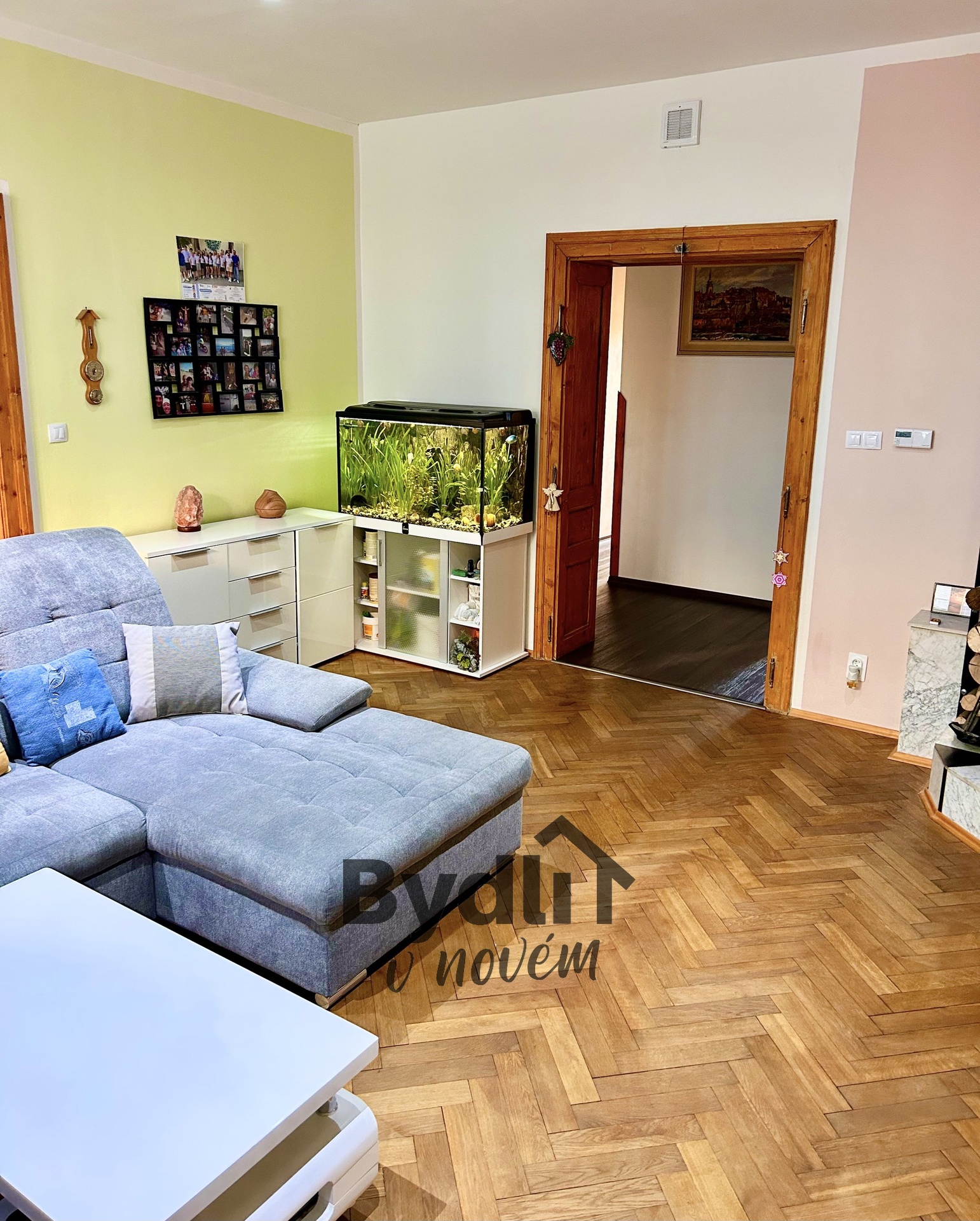 6E87C5B3-29BC-46C0-B3E6-3BF73608AE7D_1_201_a