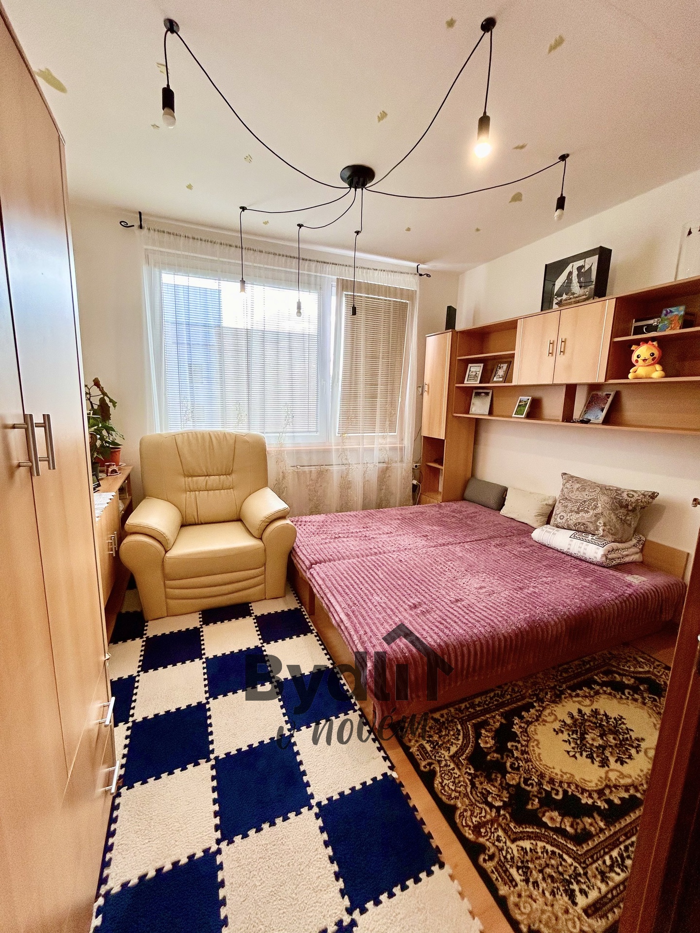 FBF5BB61-EC5D-4040-BC40-0FCA0462FAEE_1_201_a