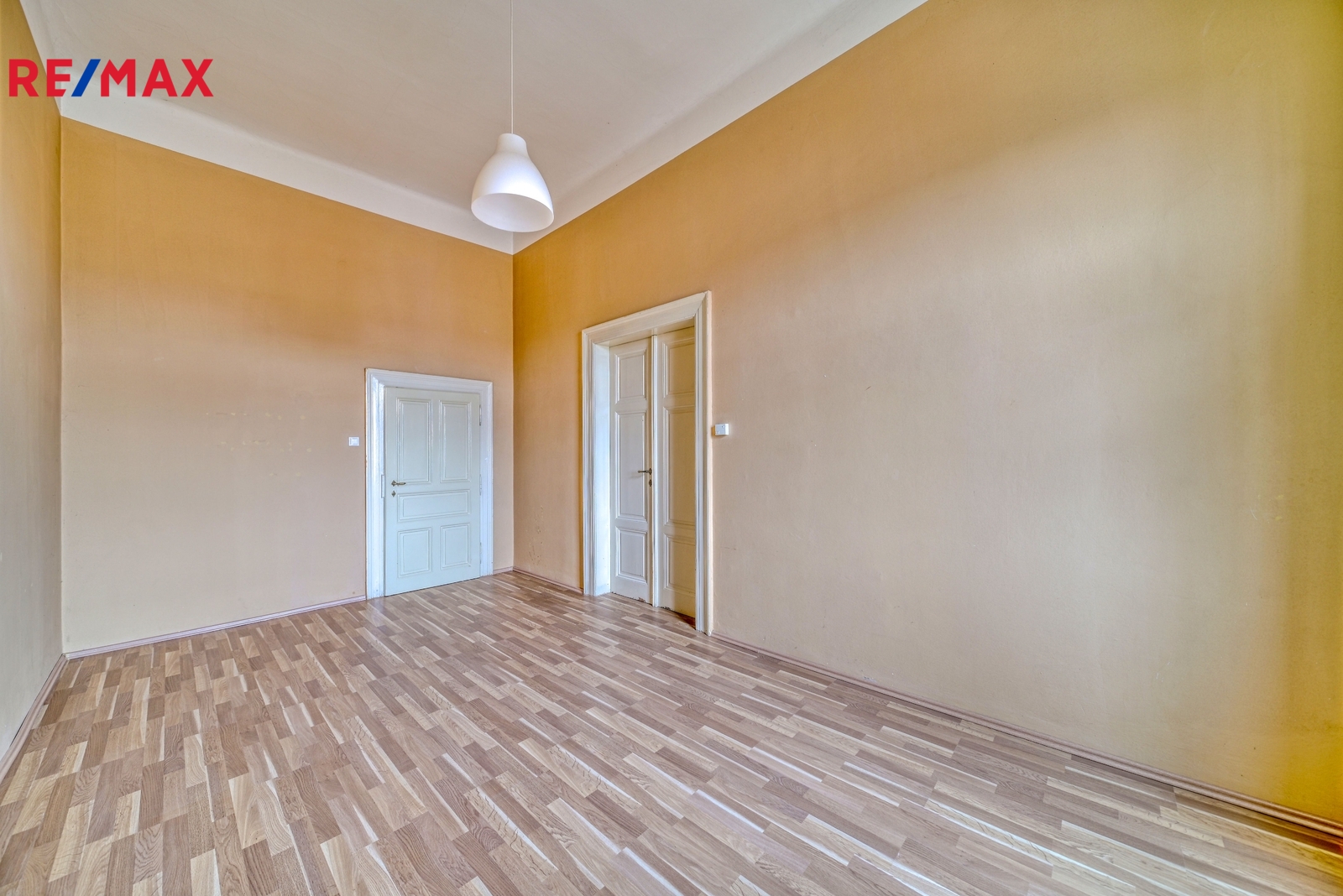 krajní pokoj s výhledem na řeku