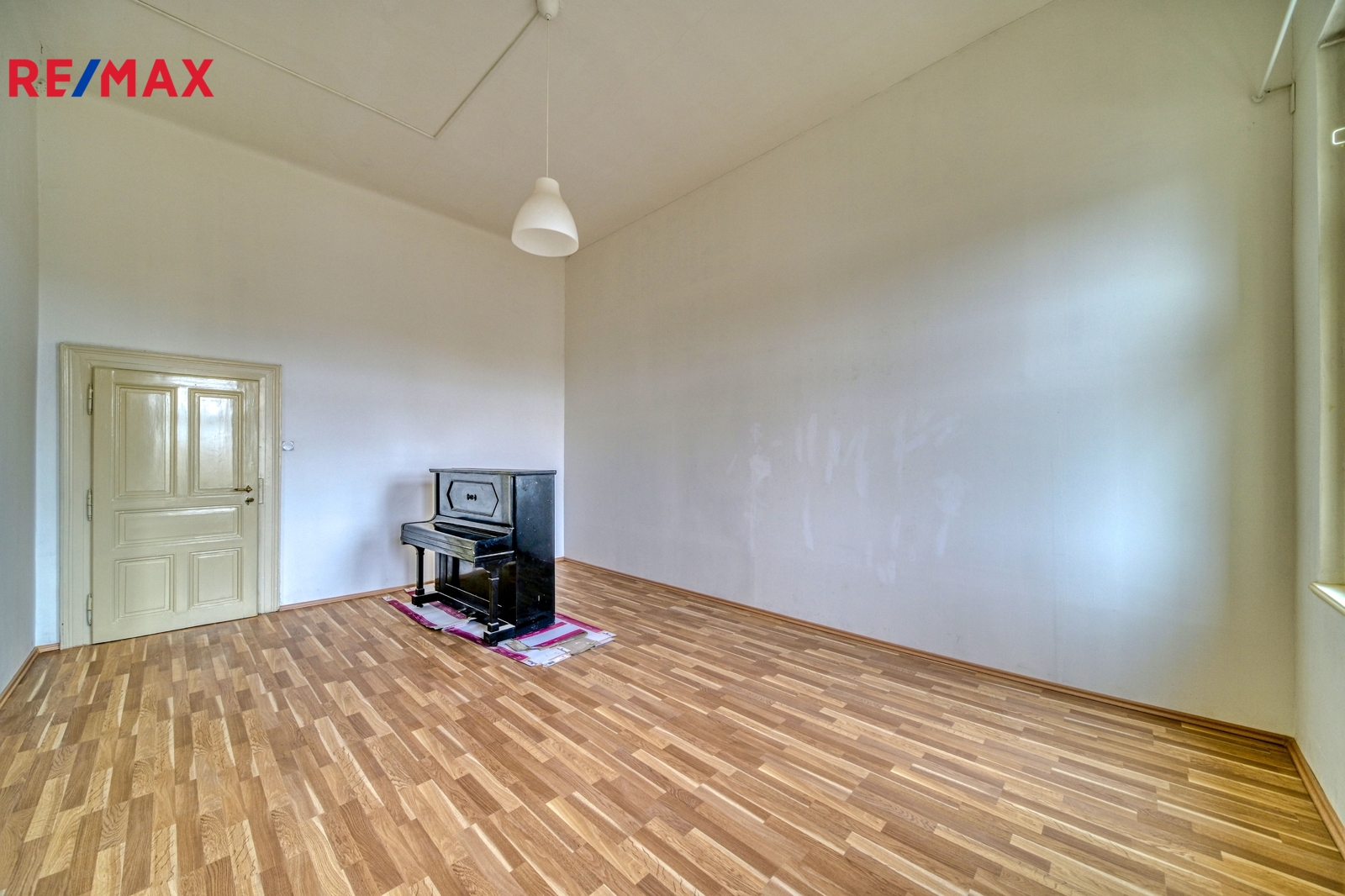 krajní pokoj s výhledem na řeku