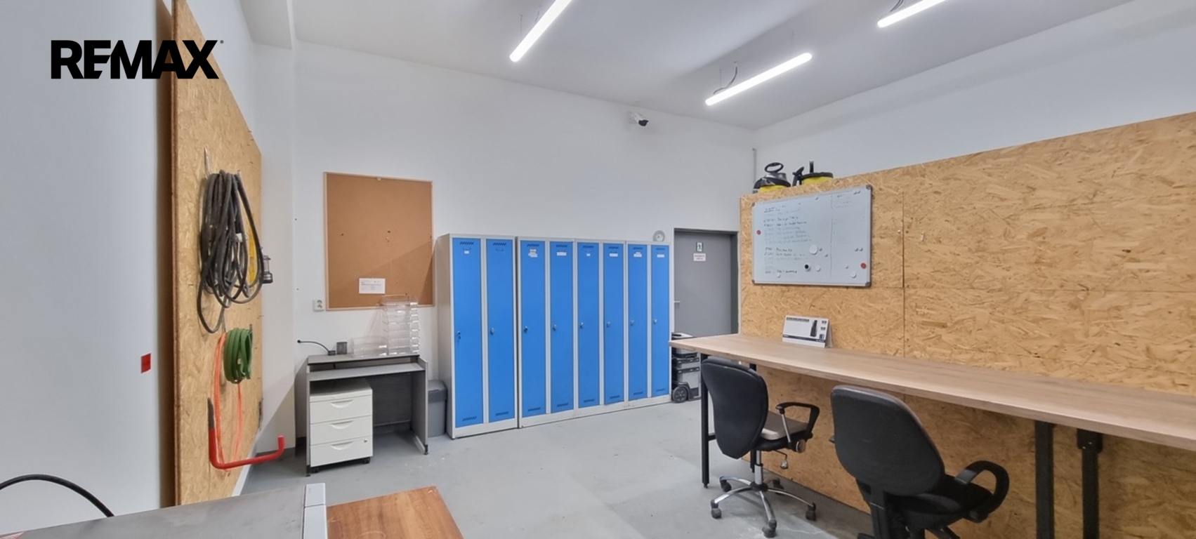 Kancelář ve sskladu