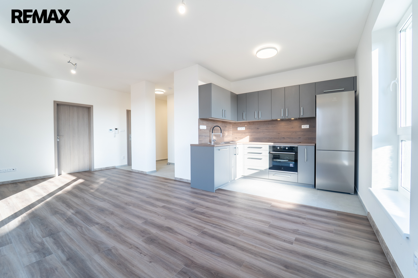 Obývací pokoj s kuchyní