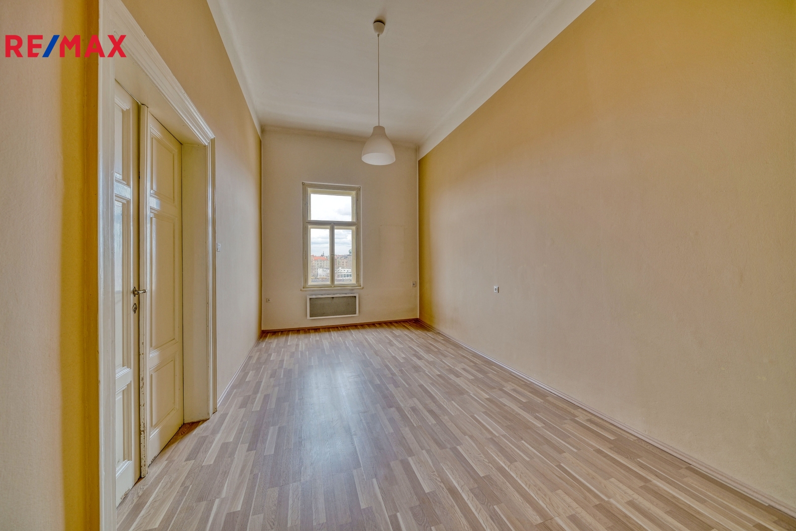 krajní pokoj s výhledem na řeku