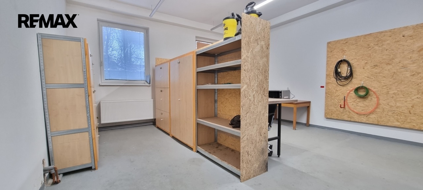 Kancelář ve sskladu